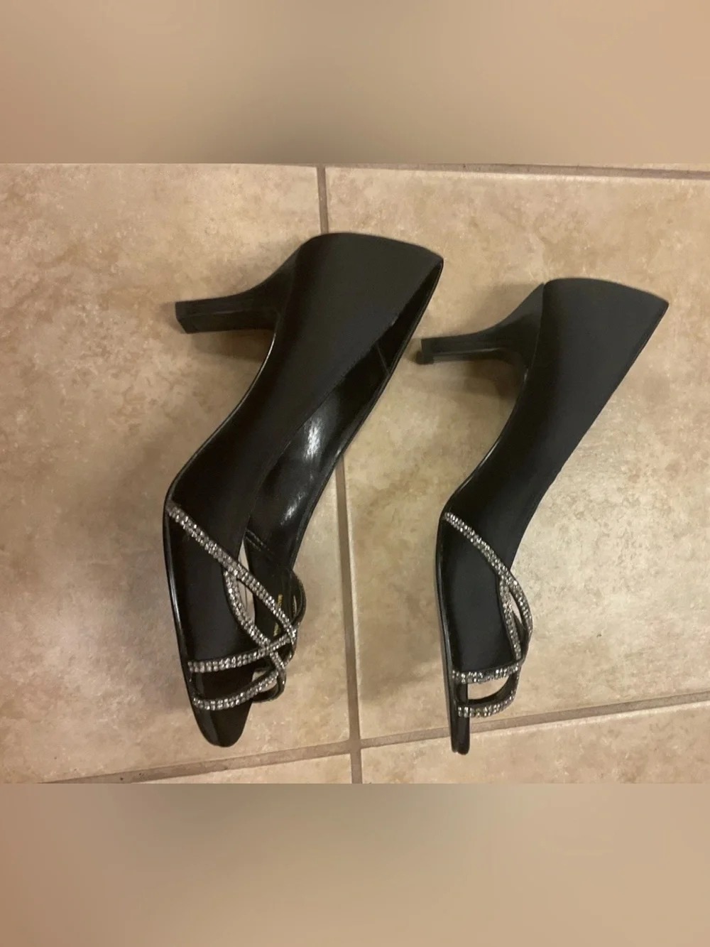 Caparros Black sandals with Crystal-Embellished Crisscross Straps